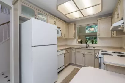 Walk-In Closet Photo of 10 15273 24 Avenue, Surrey, BC