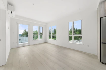 Kitchen Photo of 404 3594 Malsum Drive, North Vancouver, BC