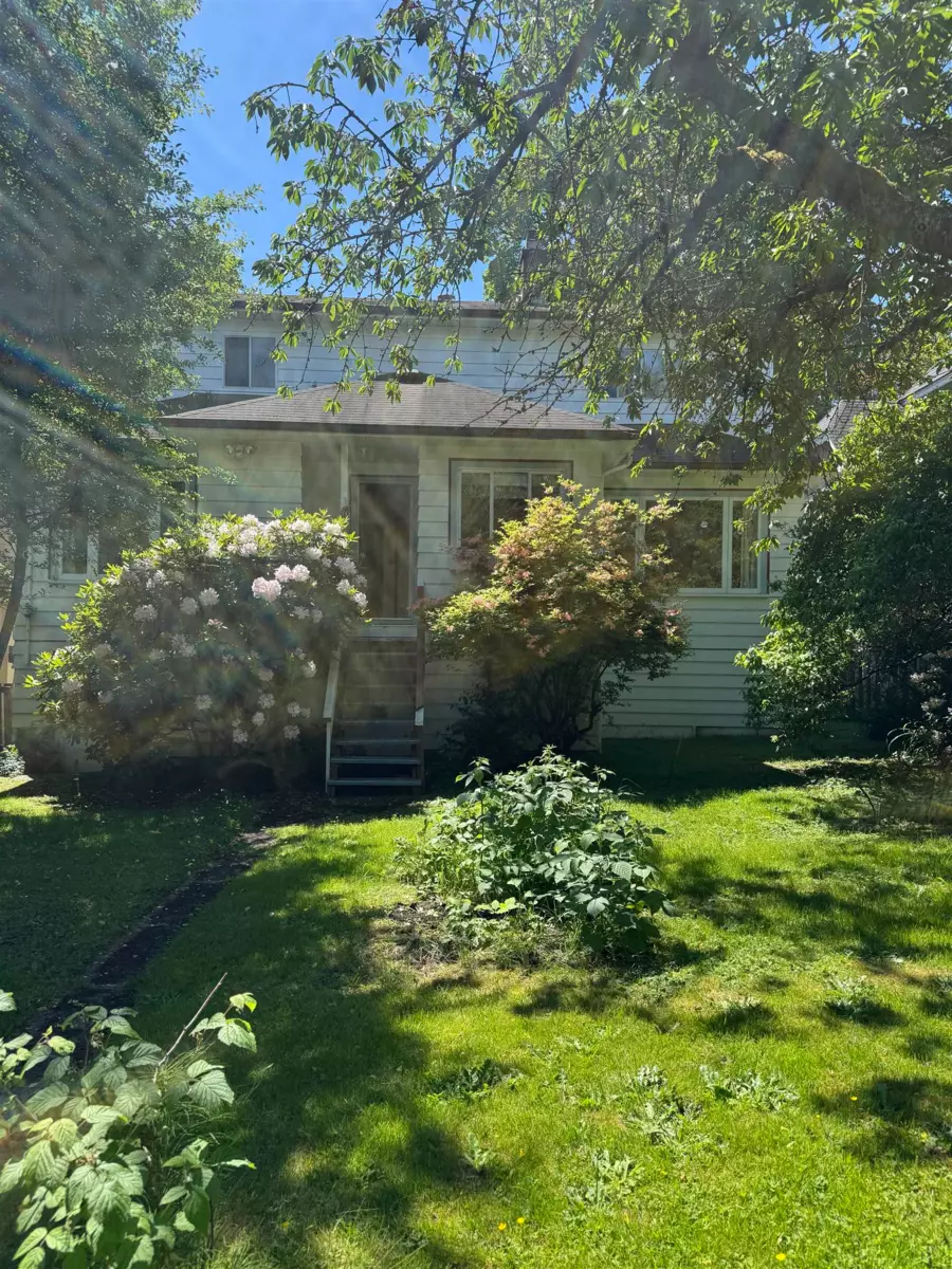 Family Room Photo of 311 W 21st Avenue, Vancouver, BC