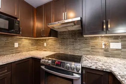 Kitchen Photo of 106 6480 194 Street, Surrey, BC