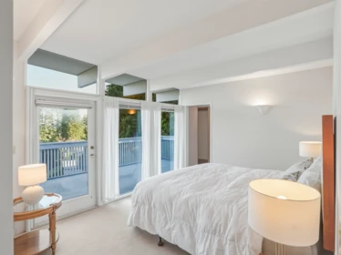 Guest Bathroom Photo of 680 St. Andrews Road, West Vancouver, BC