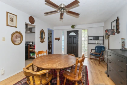 Kitchen Island Photo of 34282 Catchpole Avenue, Mission, BC
