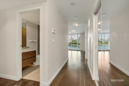 Basement Recreation Room Photo of 501 8 Smithe Mews, Vancouver, BC