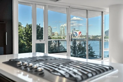 Breakfast Nook Photo of 501 8 Smithe Mews, Vancouver, BC