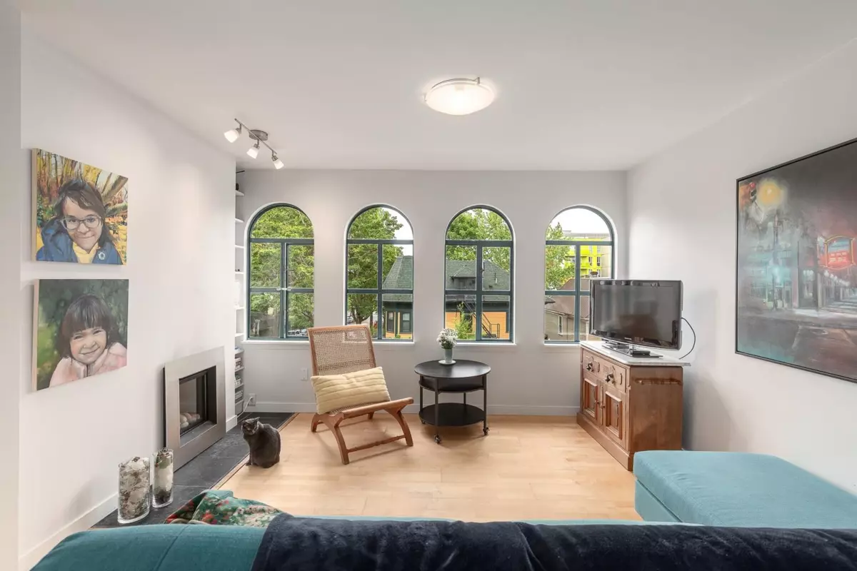 Living Room Photo of 301 700 E Pender Street, Vancouver, BC