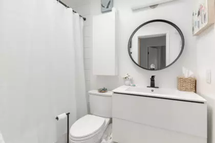 Mudroom Photo of 301 700 E Pender Street, Vancouver, BC