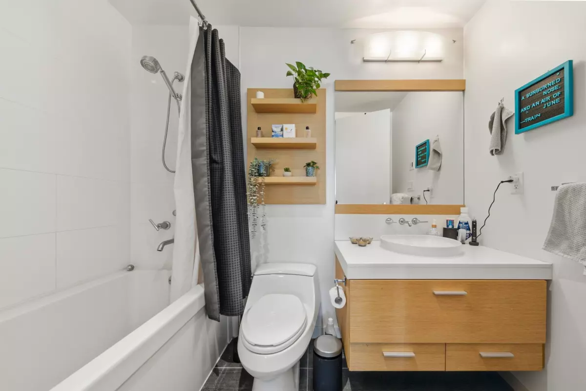 Family Room Photo of 403 2528 Maple Street, Vancouver, BC