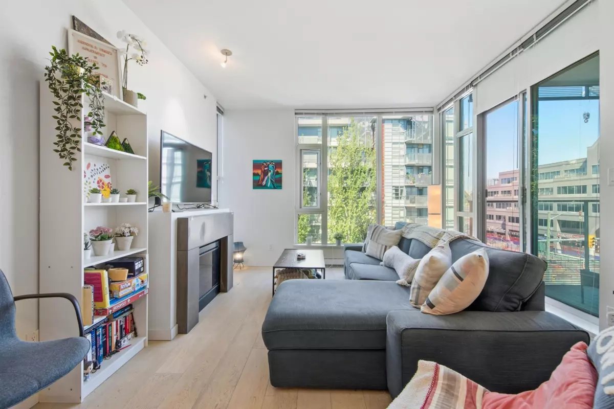 Living Room Photo of 403 2528 Maple Street, Vancouver, BC