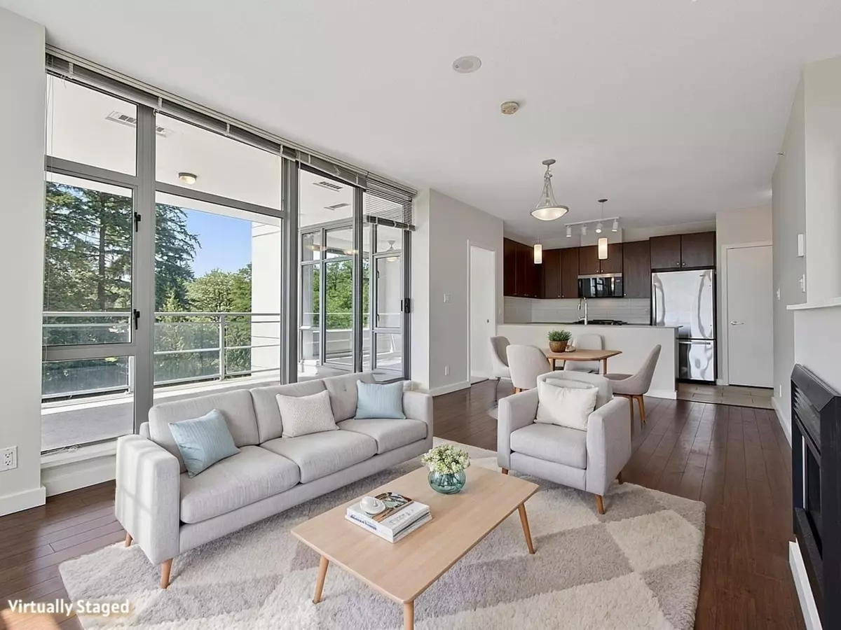 Living Room Photo of 1006 280 Ross Drive, New Westminster, BC