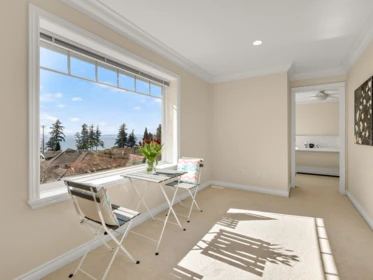 Basement Recreation Room Photo of 13518 Marine Drive, Surrey, BC