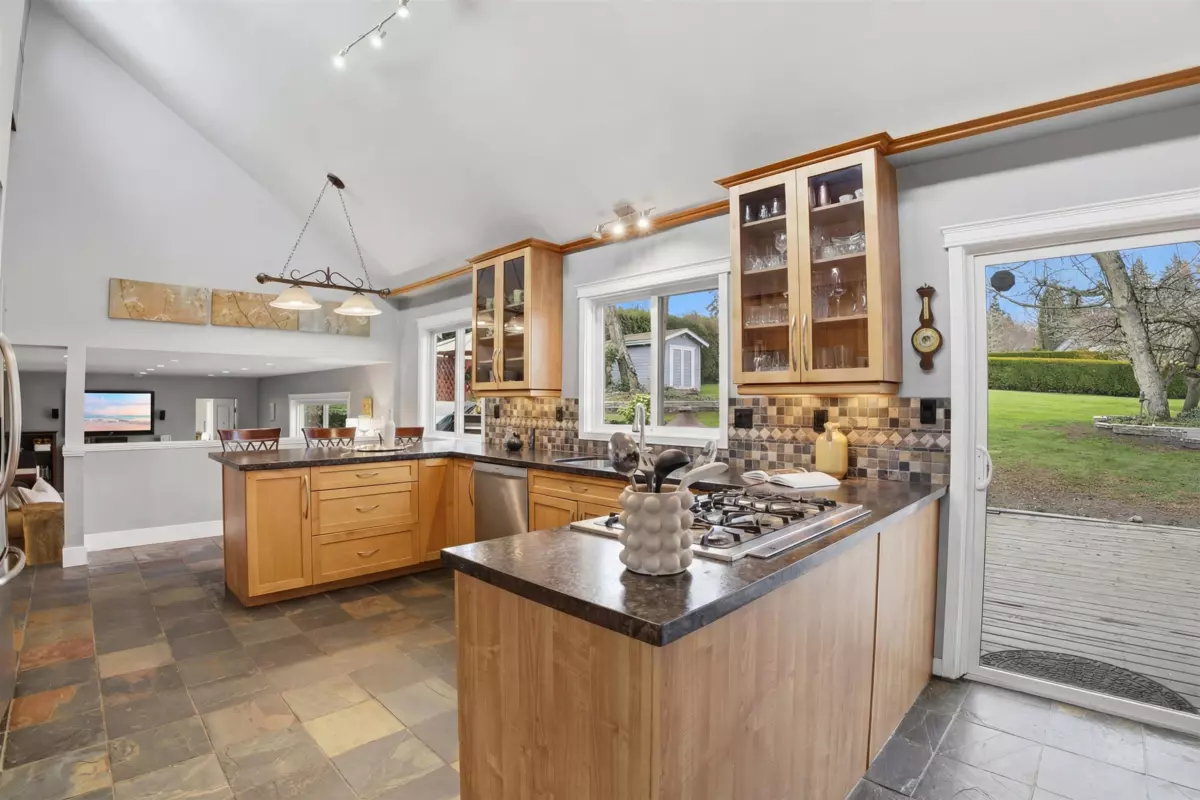 Dining Area Photo of 12891 Southridge Drive, Surrey, BC