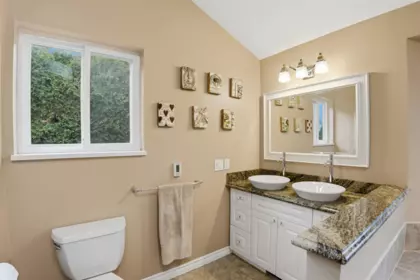 Garden / Landscaping Photo of 12891 Southridge Drive, Surrey, BC