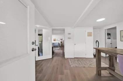 Entry Foyer Photo of 8577 184 Street, Surrey, BC