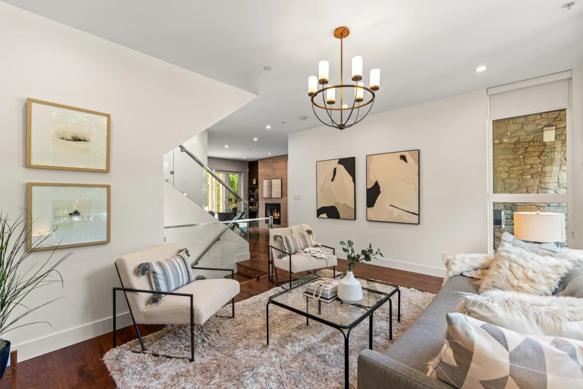 Living Room Photo of 6528 Marine Drive, West Vancouver, BC