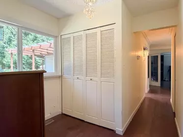 Entry Foyer Photo of 2625 East Road, Anmore, BC