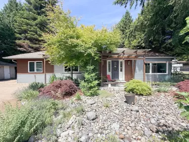 2625 East Road, Anmore, BC, Anmore — Single Family Residence for sale