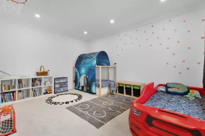 Basement Recreation Room Photo of 14910 62a Avenue, Surrey, BC