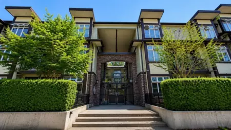 211 5588 Patterson Avenue, Burnaby, BC, Burnaby — Townhouse for sale