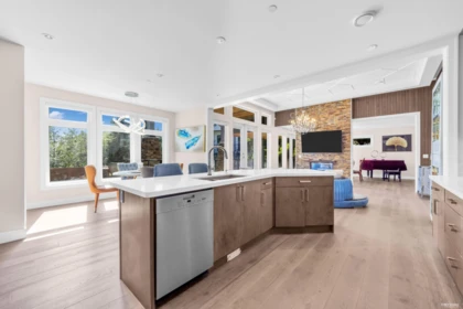 Breakfast Nook Photo of 1360 Ottaburn Road, West Vancouver, BC