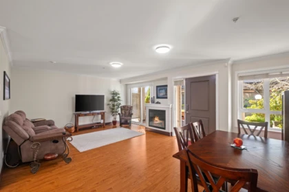 Kitchen Island Photo of 1127 St. Andrews Avenue, North Vancouver, BC
