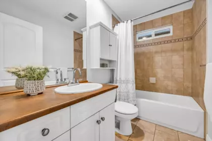 Laundry Room Photo of 6602 193a Street, Surrey, BC