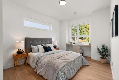 Hallway Photo of 5 16358 90 Avenue, Surrey, BC