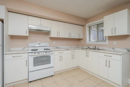 Kitchen Photo of 19586 72a Avenue, Surrey, BC