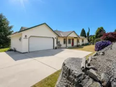 6365 Homestead Avenue, Sechelt, BC