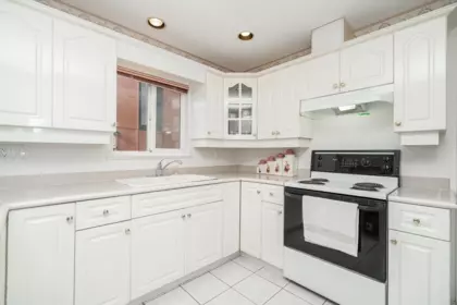 Kitchen Photo of 726 E 56th Avenue, Vancouver, BC