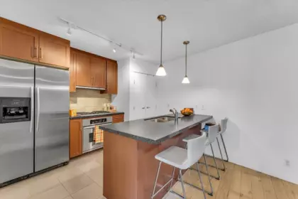 Kitchen Photo of 1707 1189 Melville Street, Vancouver, BC