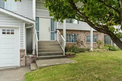 Family Room Photo of 3340 Clearbrook Road, Abbotsford, BC