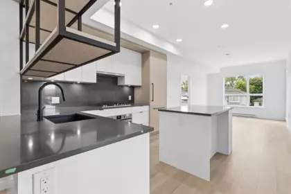 202 2268 E Broadway, Vancouver, BC, Vancouver — Apartment/Condo for sale