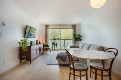 Breakfast Nook Photo of 405 1864 Frances Street, Vancouver, BC
