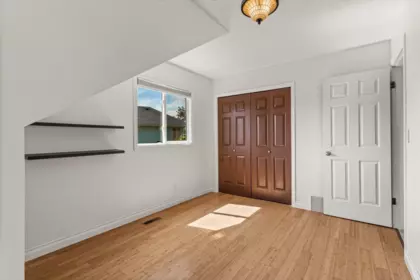Hallway Photo of 46003 Ivy Avenue, Chilliwack, BC