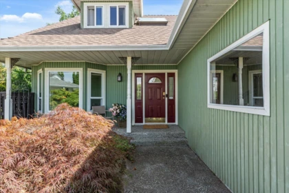 46003 Ivy Avenue, Chilliwack, BC, Chilliwack — Single Family Residence for sale