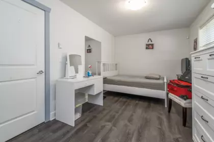 Hallway Photo of 32 19560 68 Avenue, Surrey, BC