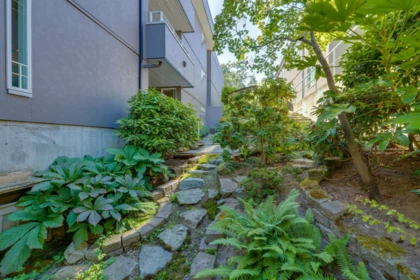 Hallway Photo of 105 15717 Marine Drive, White Rock, BC