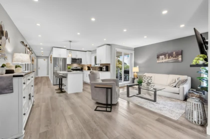 Kitchen Photo of 105 15717 Marine Drive, White Rock, BC
