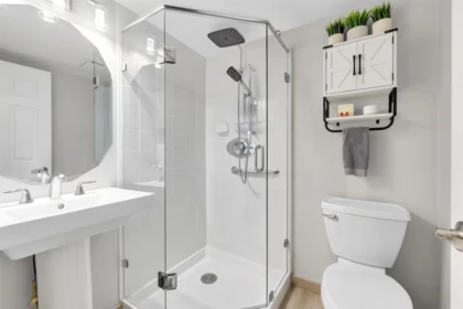 Powder Room Photo of 105 15717 Marine Drive, White Rock, BC