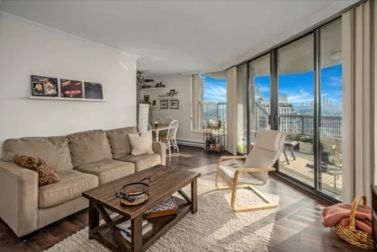 Family Room Photo of 1808 2041 Bellwood Avenue, Burnaby, BC