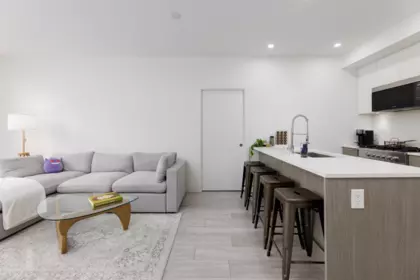 204 979 E 19th Avenue, Vancouver, BC, Vancouver — Apartment/Condo for sale