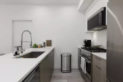 Kitchen Island Photo of 204 979 E 19th Avenue, Vancouver, BC