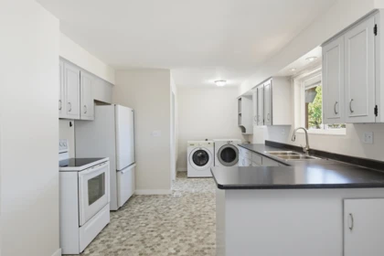 Kitchen Island Photo of 33515 8 Avenue, Mission, BC