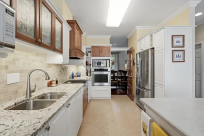 Kitchen Island Photo of 24 15037 58 Avenue, Surrey, BC