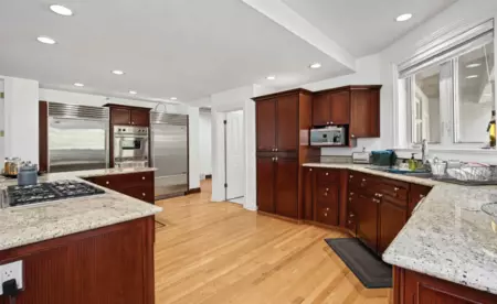 Basement Recreation Room Photo of 1882 168 Street, Surrey, BC