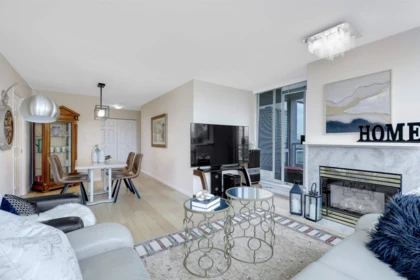 1906 9603 Manchester Drive, Burnaby, BC, Burnaby — Apartment/Condo for sale