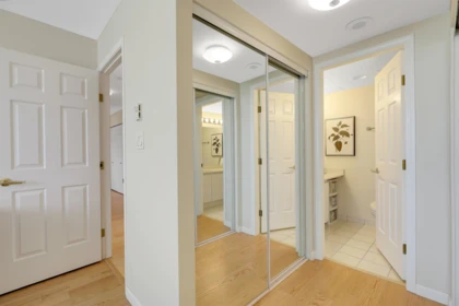 Mudroom Photo of 1906 9603 Manchester Drive, Burnaby, BC