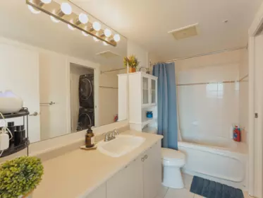 Primary Bathroom Photo of 1201 1277 Nelson Street, Vancouver, BC
