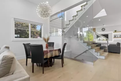 Kitchen Island Photo of 10925 Oriole Drive, Surrey, BC