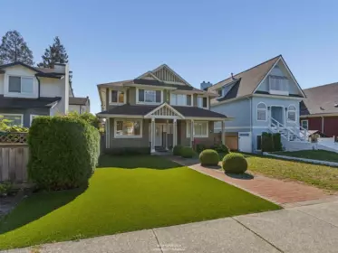 247 E 19th Street, North Vancouver, BC, North Vancouver — Half Duplex for sale